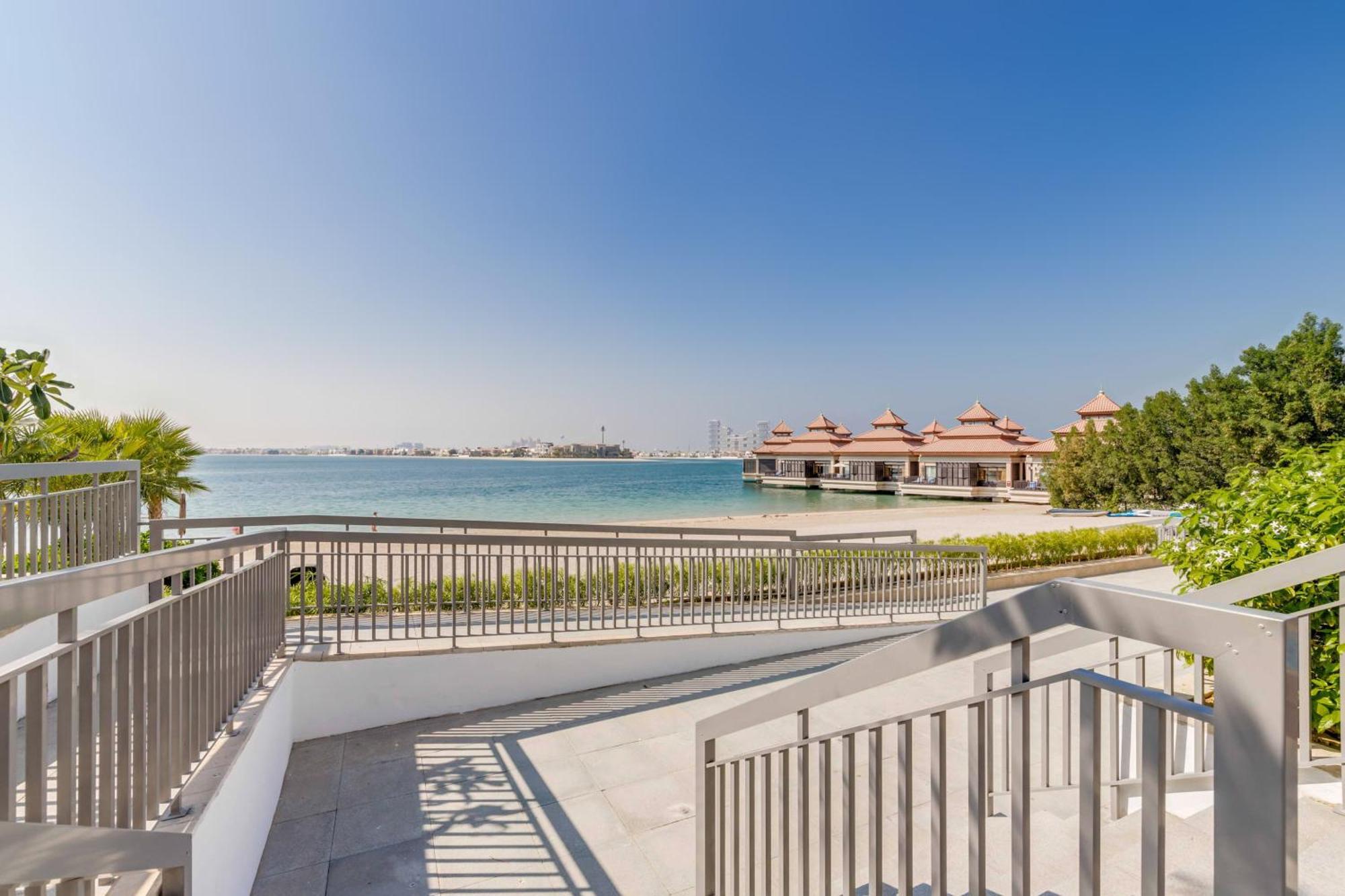 Luxury Azizi Mina Beachfront Apartments Dubai Exterior photo