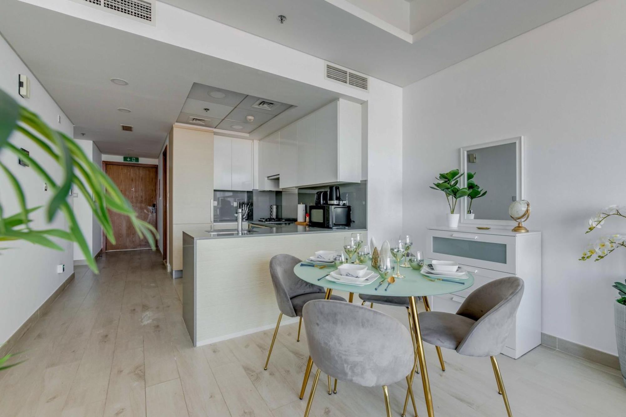 Luxury Azizi Mina Beachfront Apartments Dubai Exterior photo